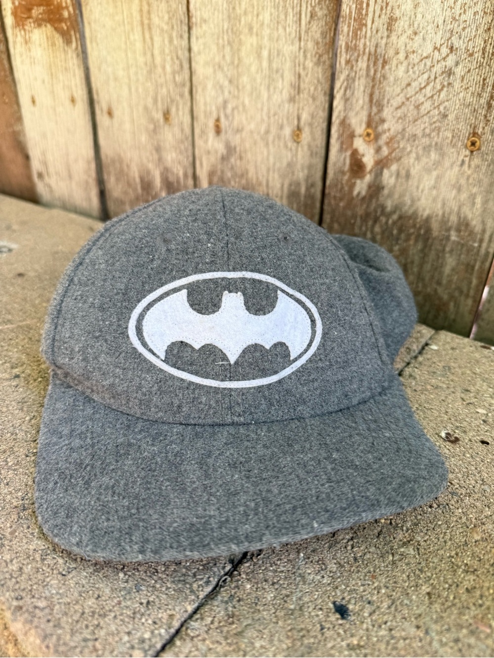 Batman DC Comic Mens Gray Logo Cap Hat Wool Viscose